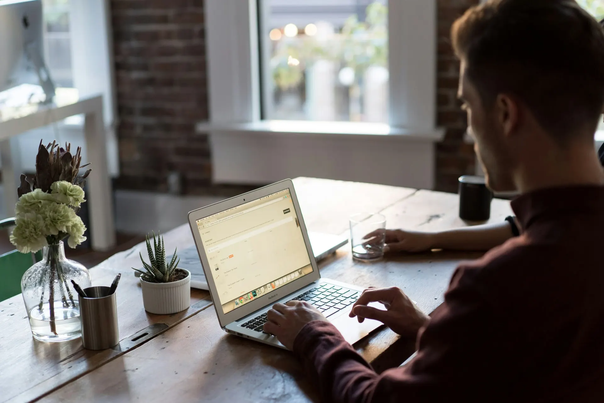 bench-accounting-C3V88BOoRoM-unsplash.webp